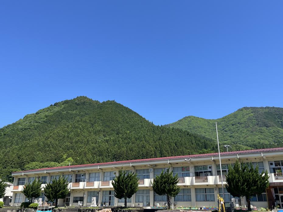 学校の風景（初夏）