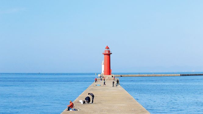 本荘人工島（新島）赤灯台