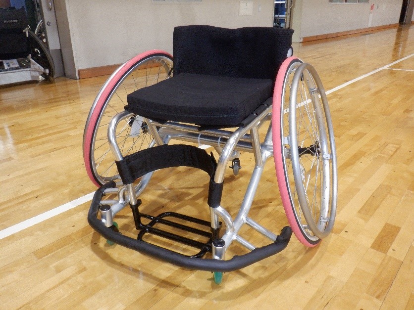 障害者スポーツ用具（バスケットボール用車いす）